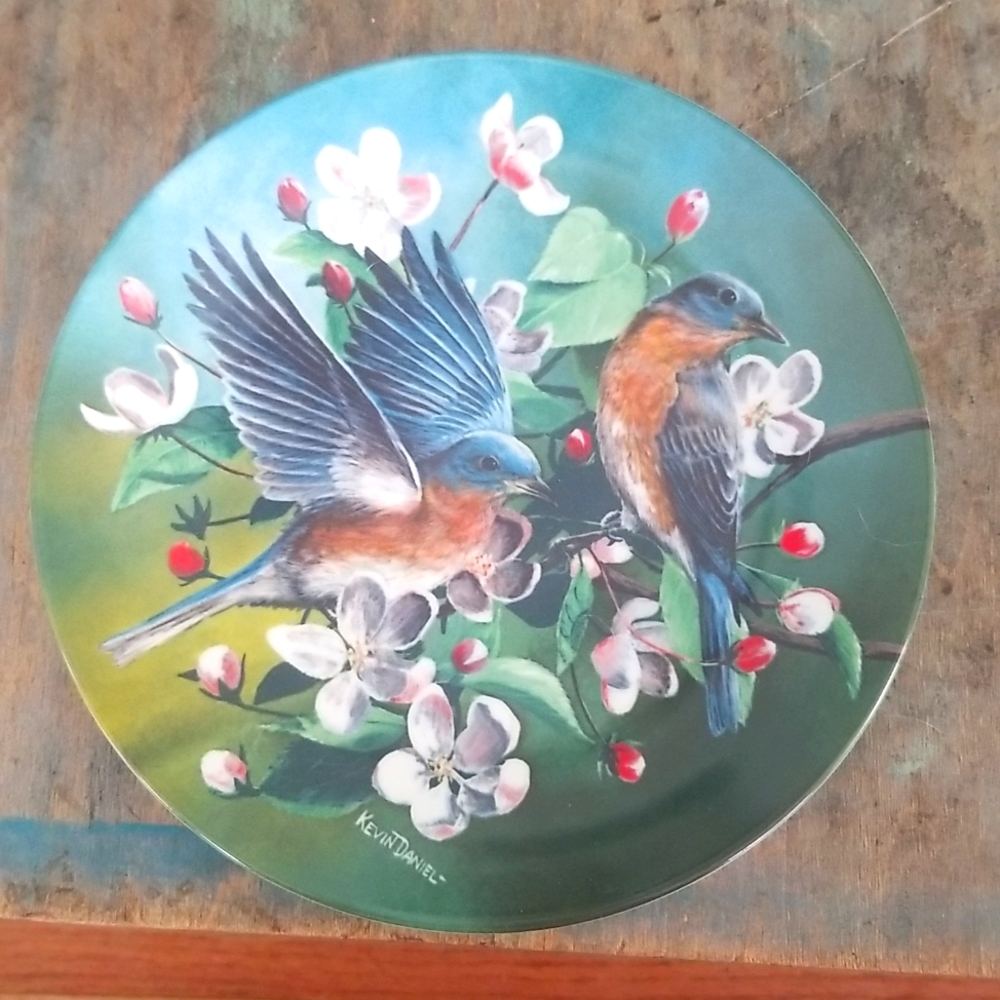 Knowles bird in your garden plates